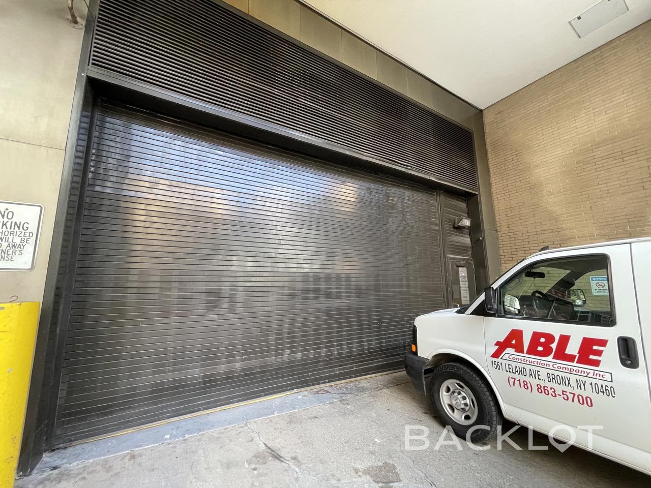 Backin Loading Docks 45 Broadway (Loading Docks) - Backlot