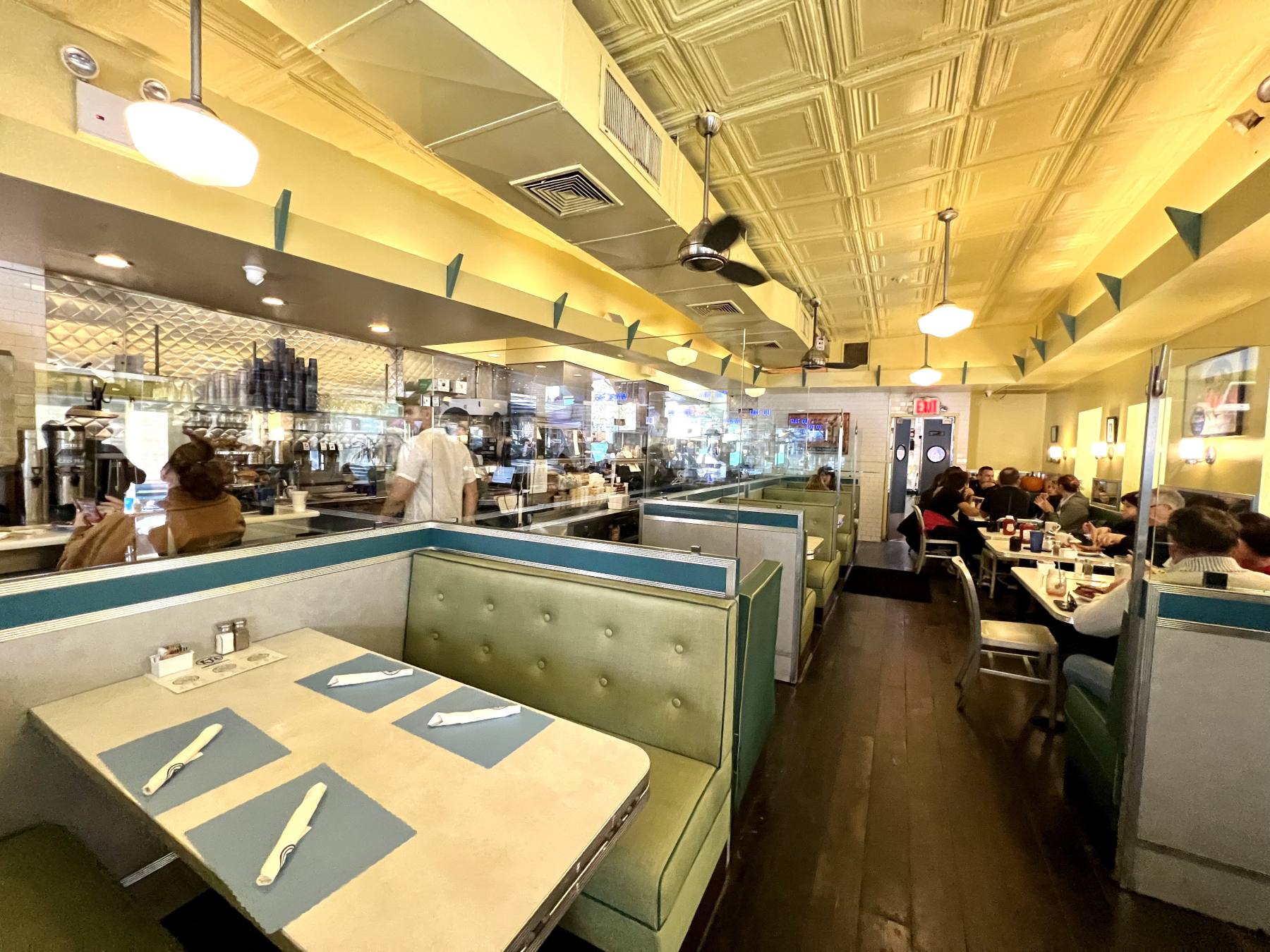 EJ's (Restaurants) Backlot