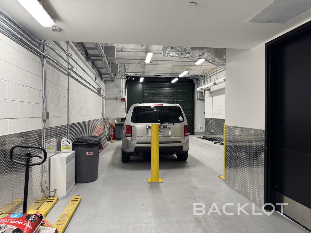 Backin Loading Docks 29 Jay Street (Loading Docks) - Backlot