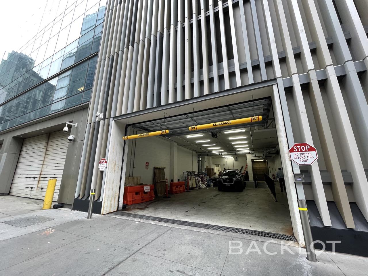 Backin Loading Docks Skyline Tower (Loading Docks) - Backlot